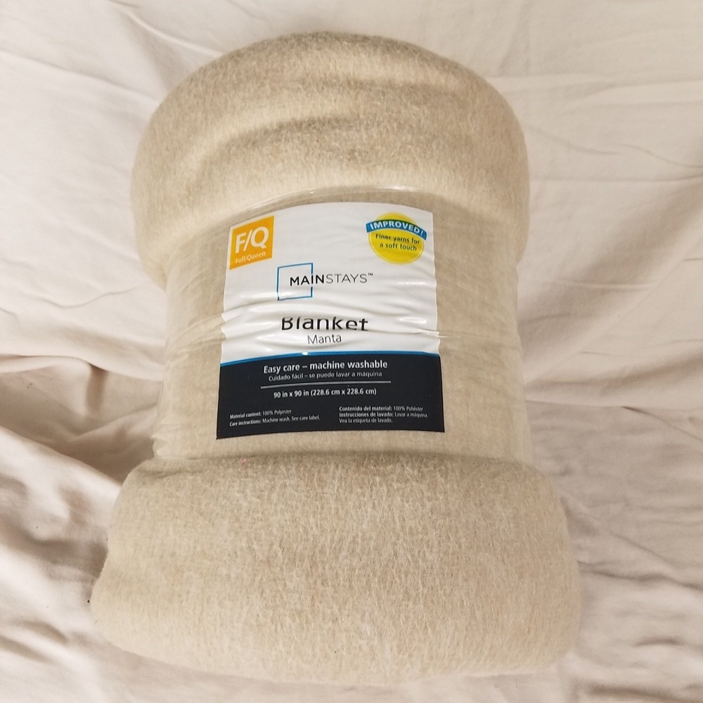 Mainstays Fleece Blanket 90 X 90 Full/Queen beige washable soft new polyester